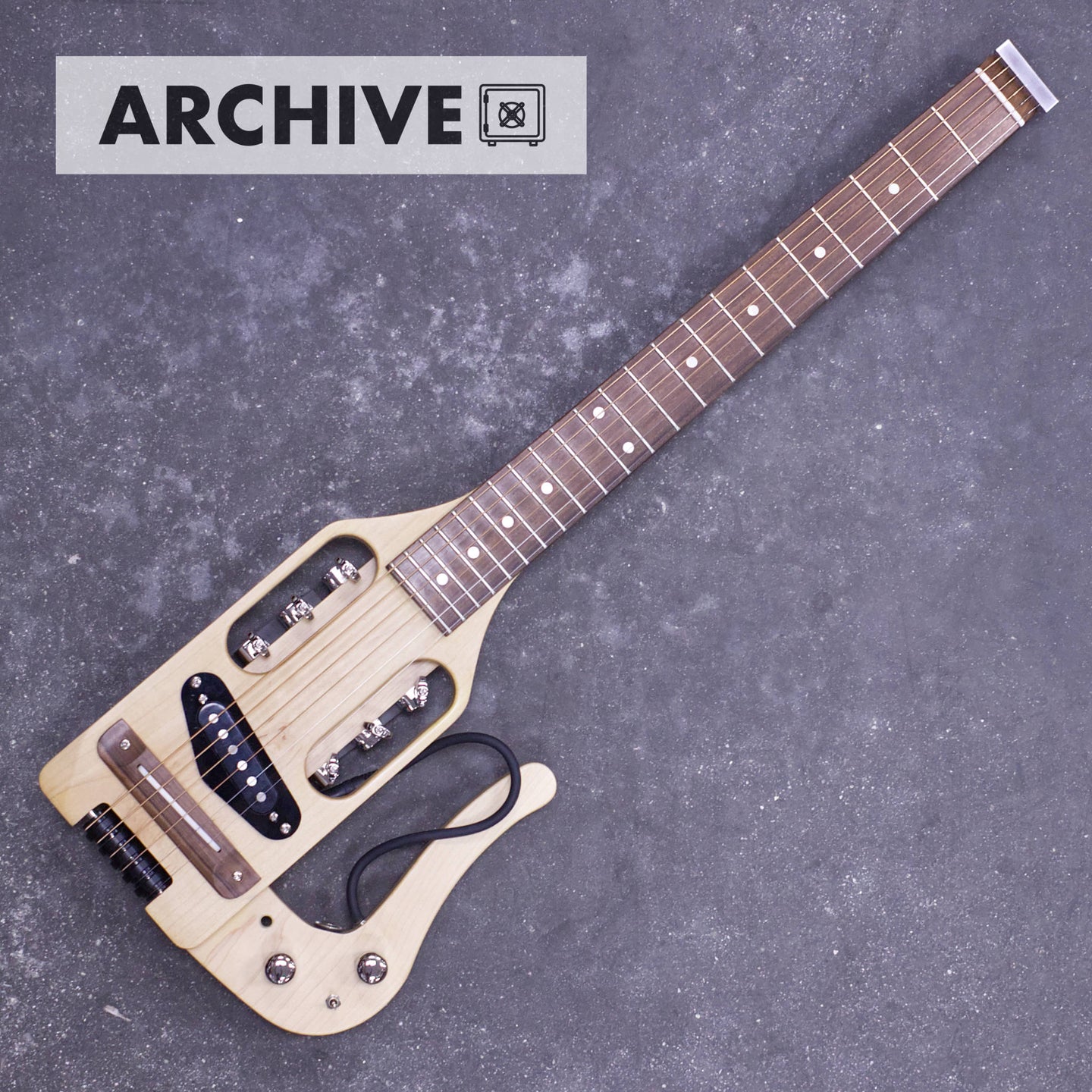 Pro-Series (Maple)-Traveler Guitar®